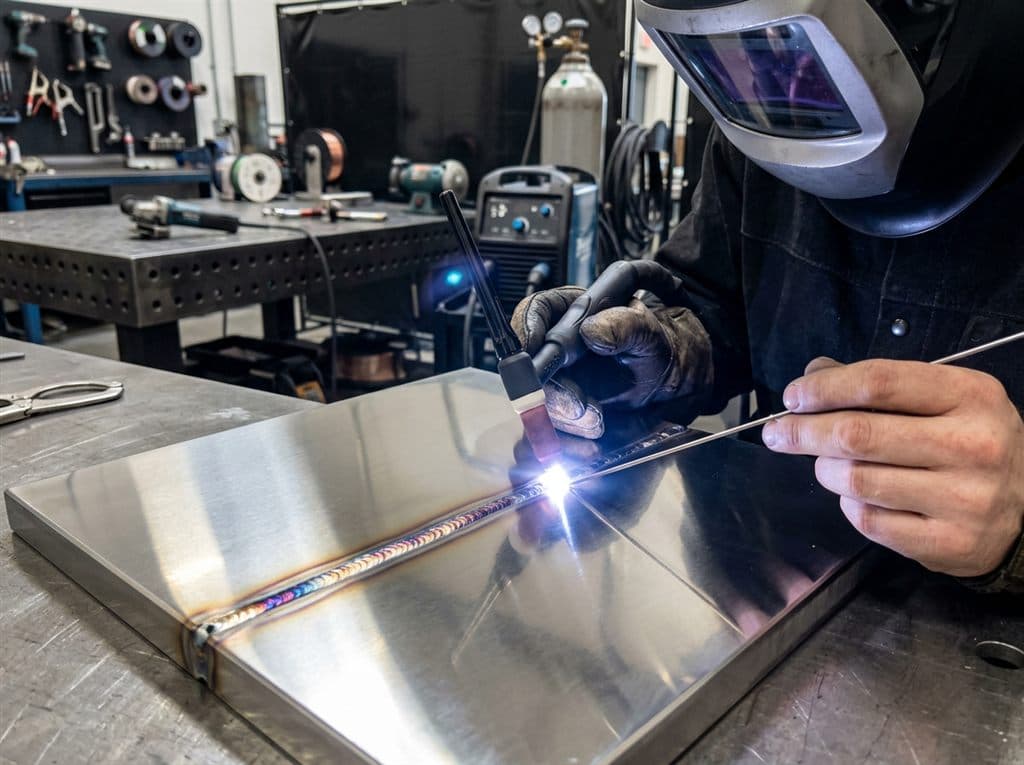 Soldadura de acero inoxidable en el taller de Ourense